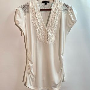 Heart soul - Ruffled v-neck top. Size XL